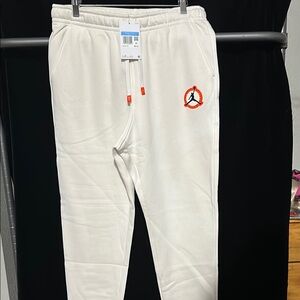 Jordan Flight MVP ‘Wheaties’ Fleece Pants in Phantom -
DV7596-030